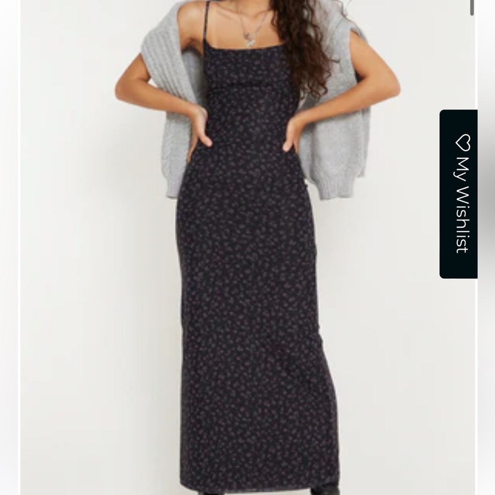 Norila Maxi Dress In Dark Ditsy Rose Black